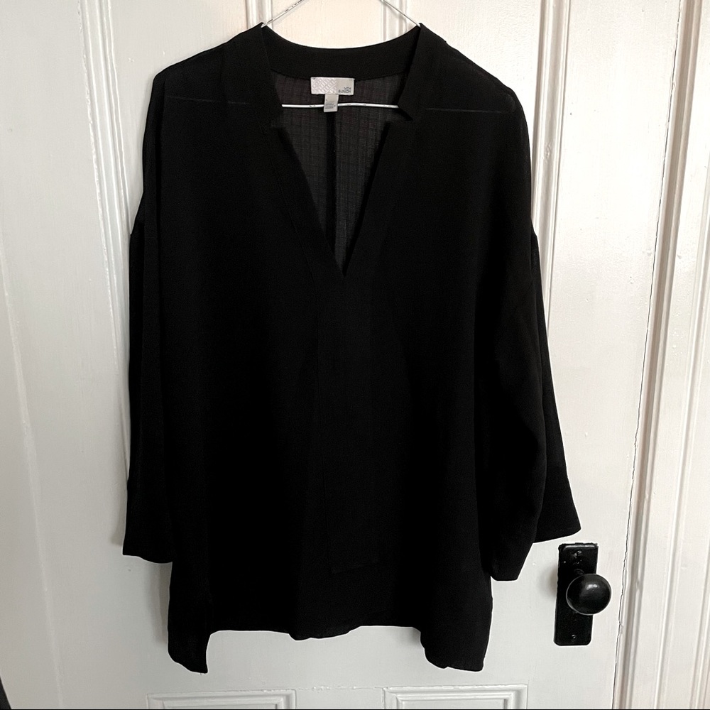 14th & Union black v neck blouse size large